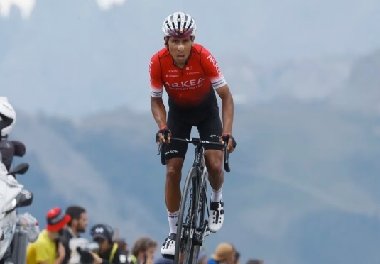El ciclista Colombiano Nairo Quintana en el top 5 del Tour de Francia, termino de segundo en la etapa 11