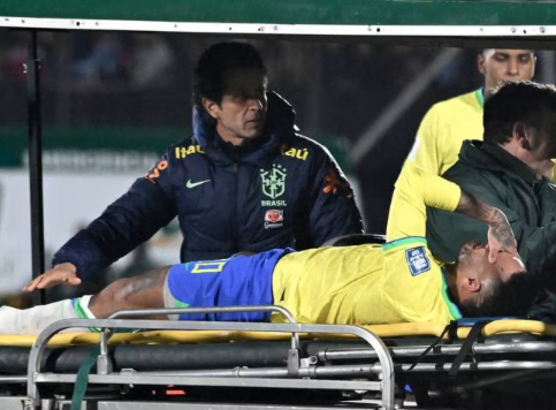 Neymar se ausentará del enfrentamiento contra Colombia en las Eliminatorias debido a una lesión de ligamento cruzado